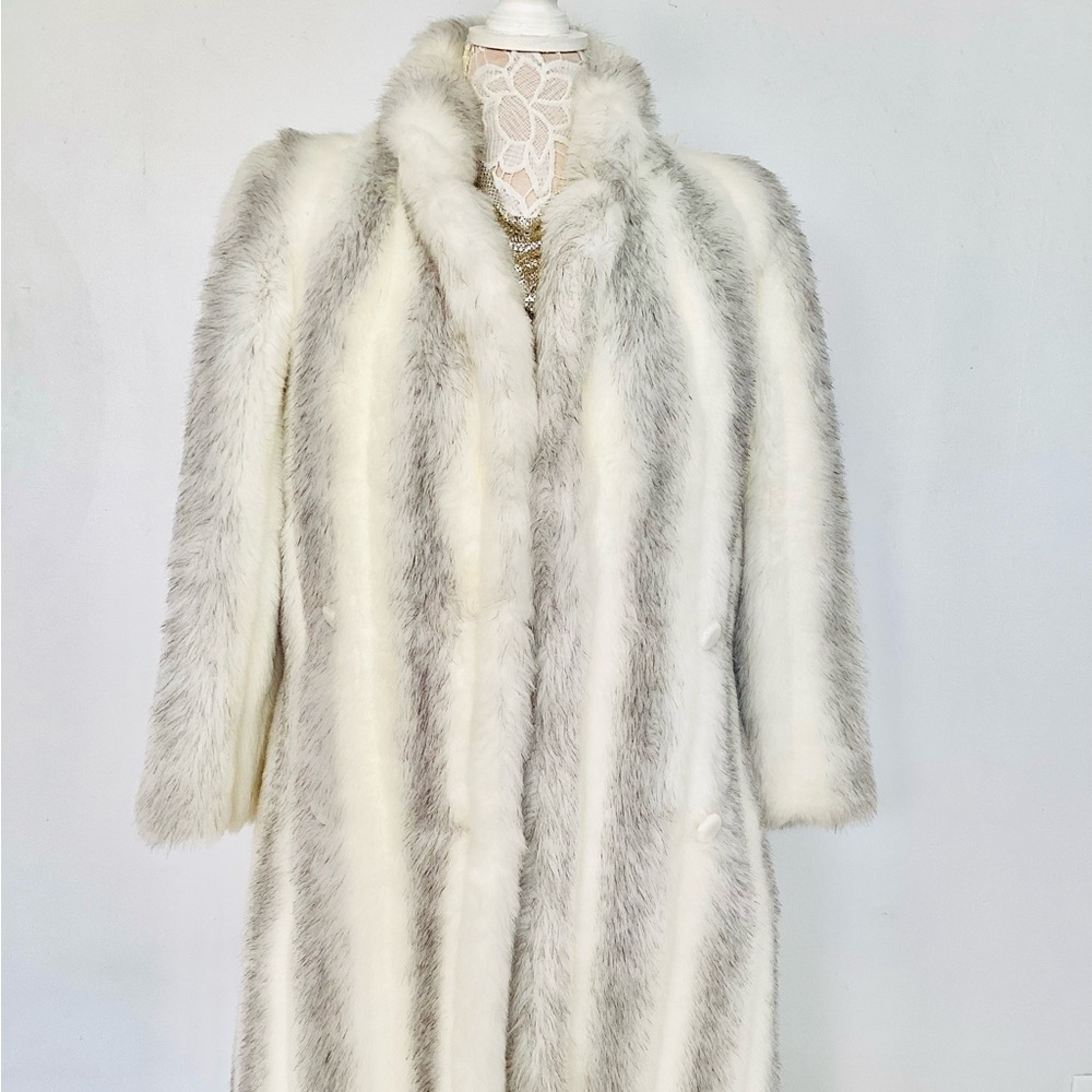 White faux fur coat vintage